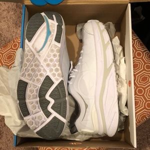 Hoka Mens One One